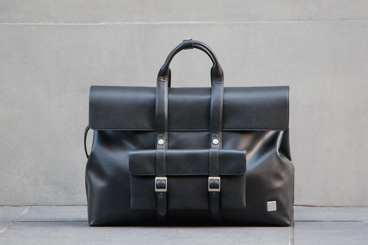 設計控的氣場撐起來!Moshi Treya 英倫風超輕量皮革劍橋包