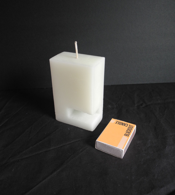 斷電時的好朋友，自備火柴的螢光蠟燭Blackout Candle