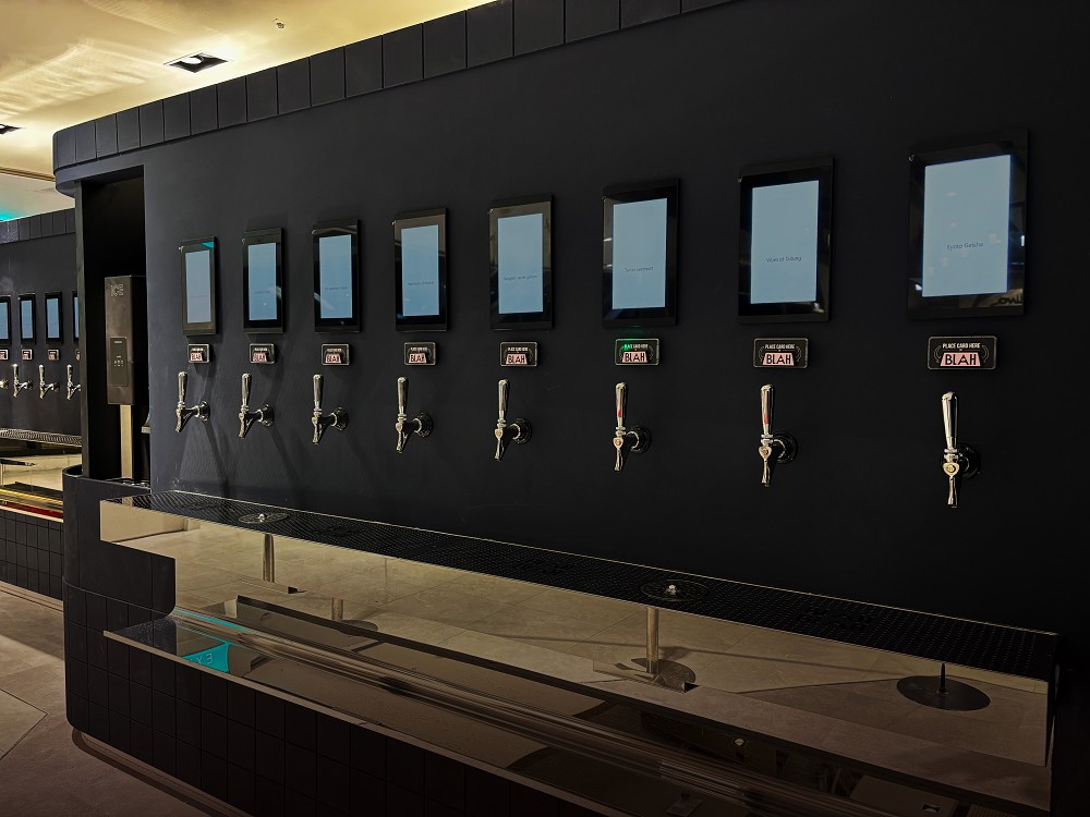 台北新光A8「BLAH BLAH Bar」！全台自助調酒吧、星級美食打造信義區全新飲酒秘境