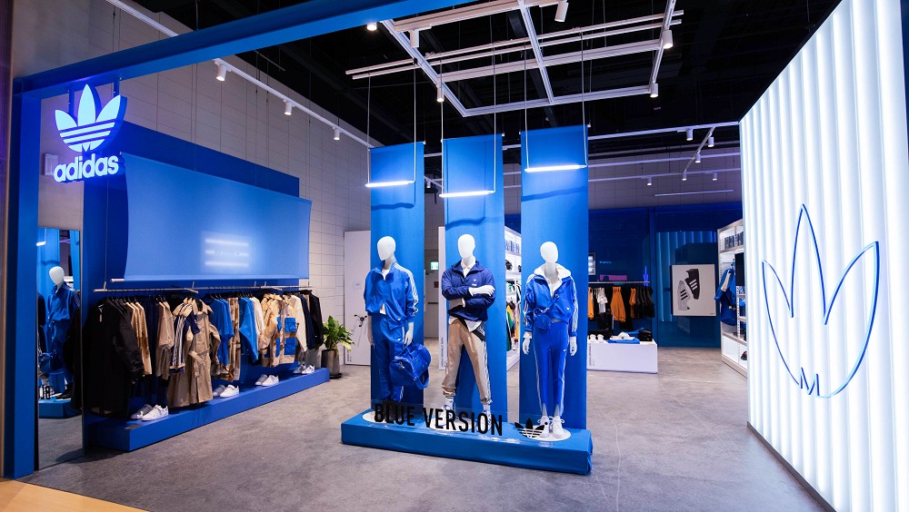 adidas Brand Center 3D