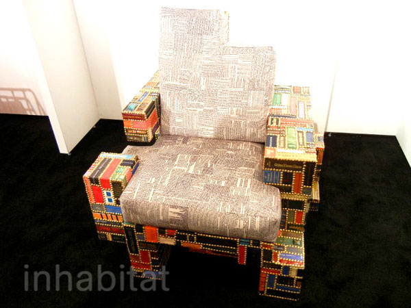 用書脊裝飾而成的Spineless Chair 
