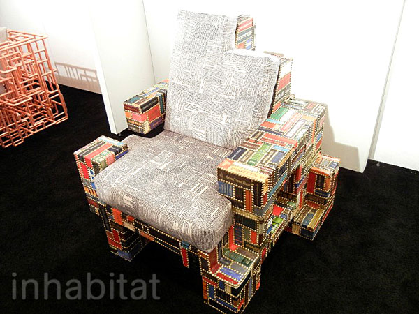 用書脊裝飾而成的Spineless Chair 