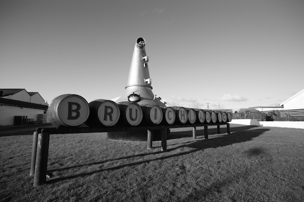 內建艾雷島基因的威士忌，「Bruichladdich 布萊迪」原於土地，忠於靈魂