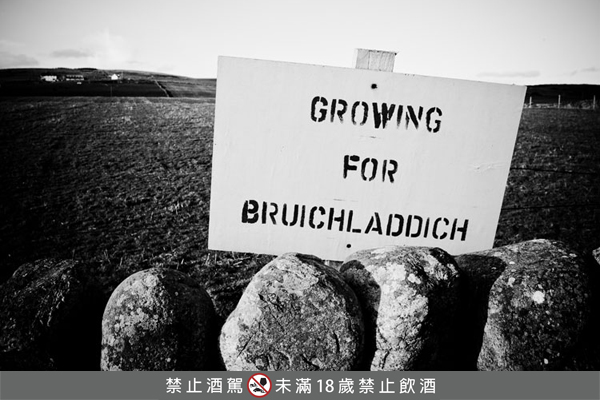 一手釀出對土地的無限眷戀，傳統工法蘇格蘭威士忌釀酒師