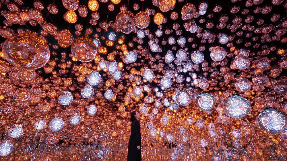 東京麻布台Hills「teamLab無界」開箱！走進泡泡宇宙、虛空宇宙等構築「沒有地圖的美術館」