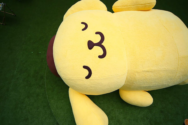 東京「布丁狗午休公園」企劃10月開跑囉，來公園跟巨型布丁狗一起睡午覺吧！