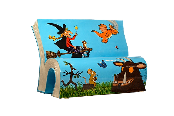 一起來閱讀吧：倫敦街頭的童書彩繪長椅