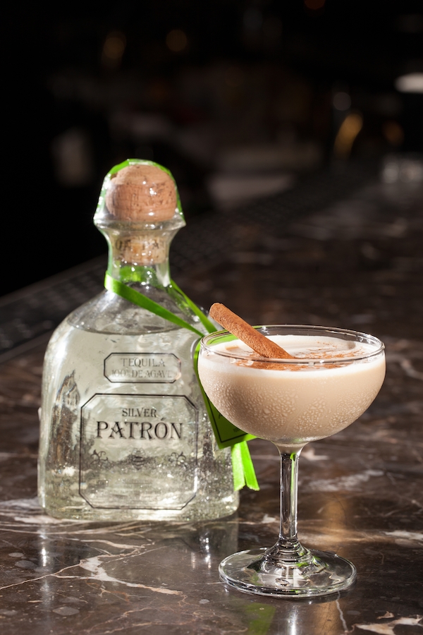 浪漫情人節夜晚怎麼過,調杯Patrón Tequila增添浪漫氣氛吧~