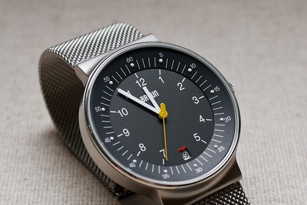 【生活玩物】不只刮得一臉好鬍子，德國百靈男款石英錶