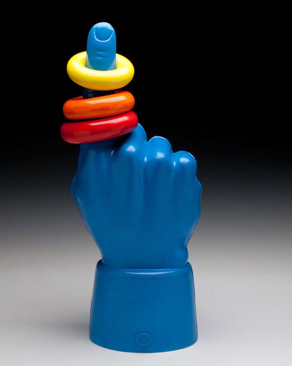 虛與實、輕與重難以分辨的充氣玩偶陶瓷雕塑