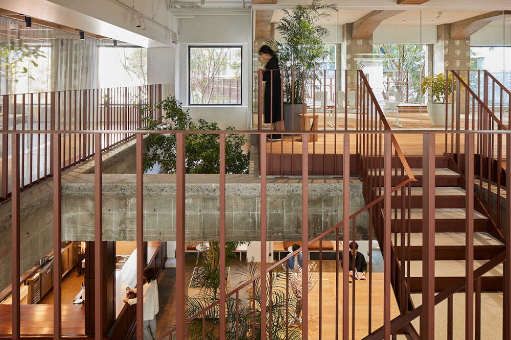東京新景點「KOKUYO THE CAMPUS」！結合公園、咖啡廳、設計辦公室的開放式空間