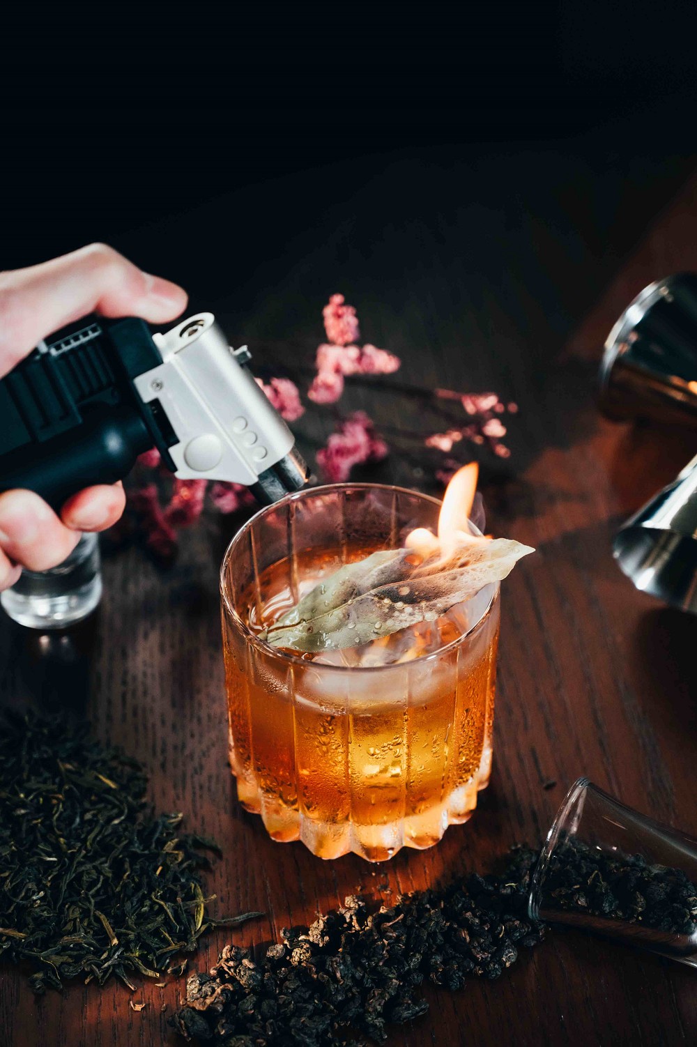 台北東區餐酒館「FINELINE」！以愛德華霍普《夜遊者》為靈感的風格餐酒空間