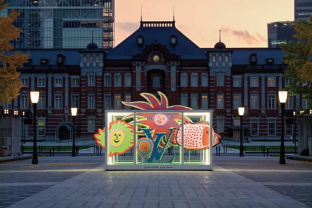 LV X 草間彌生2023全新聯名！迷你南瓜包款、東京鐵塔、新宿廣告牆等地標染上繽紛圓點