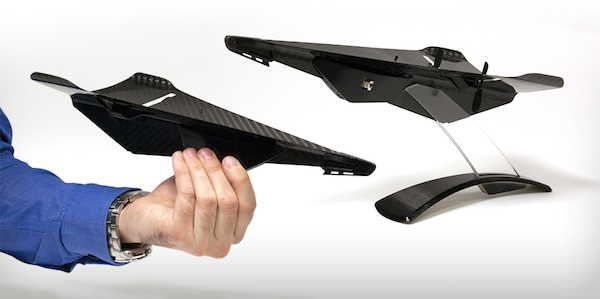 心動指數百分百！外型功能都強大的遙控飛機「Carbon Flyer」