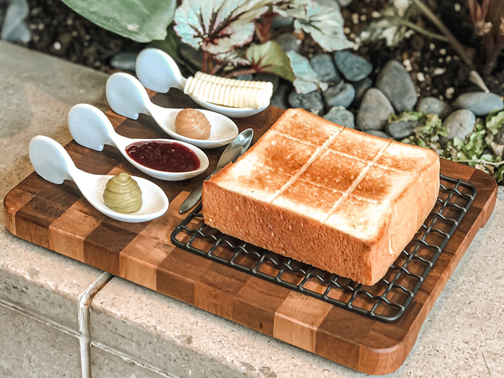 日本人氣高級生吐司專賣店「嵜本 SAKImoto Bakery」落腳台北中山！鹹口味「極起士」吐司獨賣、15 種原裝果醬登場