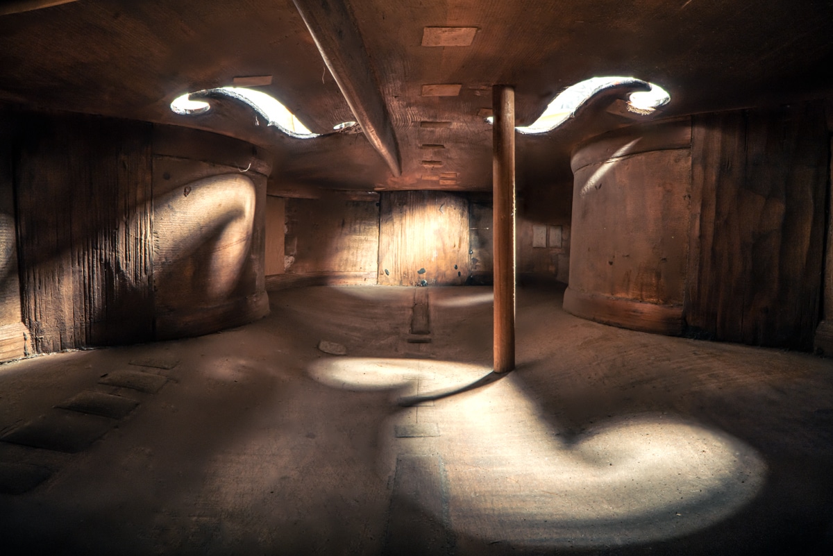 鋼琴裡藏著特色建築？藝術家Charles Brooks捕捉古典樂器內的「音樂建築」