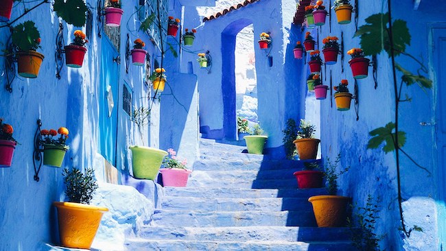 全城盡是迷人的藍色！BBC 譽為「人間天堂」的摩洛哥百年祕境山城 Chefchaouen