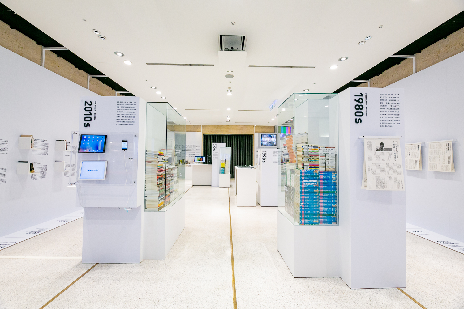 電扶梯彷彿展翅高飛、外牆伸出機械手臂？誠品 30 年來最大藝術計劃攜手豪華朗機工等 9 組藝術團隊讓書店化身美術館