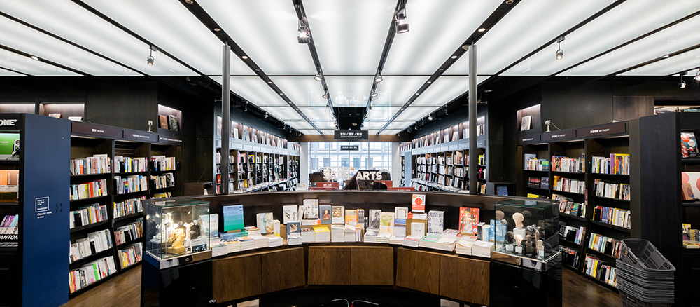 誠品新 24hr 書店首揭面紗！不只藝術閱讀不停歇，爵士音樂、深夜咖啡館、生鮮市集一同開啟信義夜讀新生活