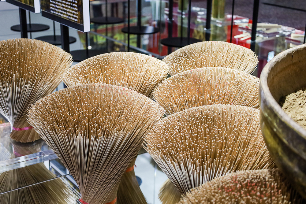 城隍廟裡藏著富士山畫！台灣設計展「城美館」將嘉義宮廟化身美術館大展百餘年工藝