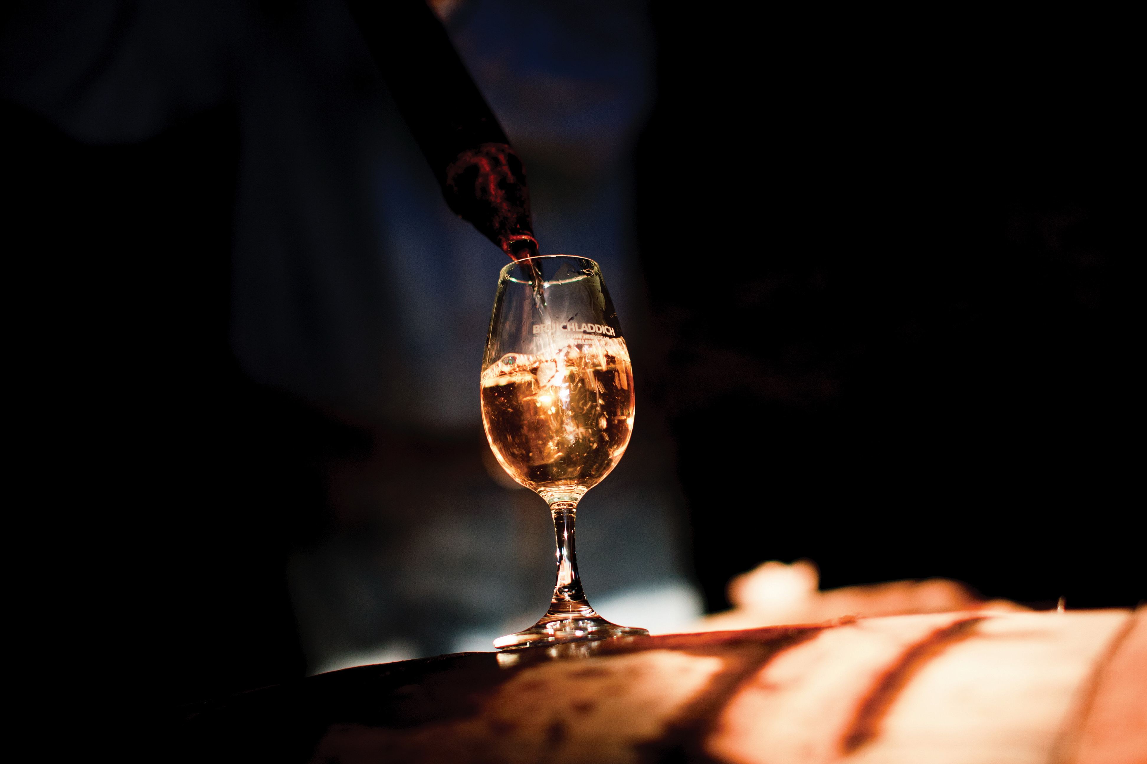 一杯威士忌，看蘇格蘭艾雷島的海島生存之道