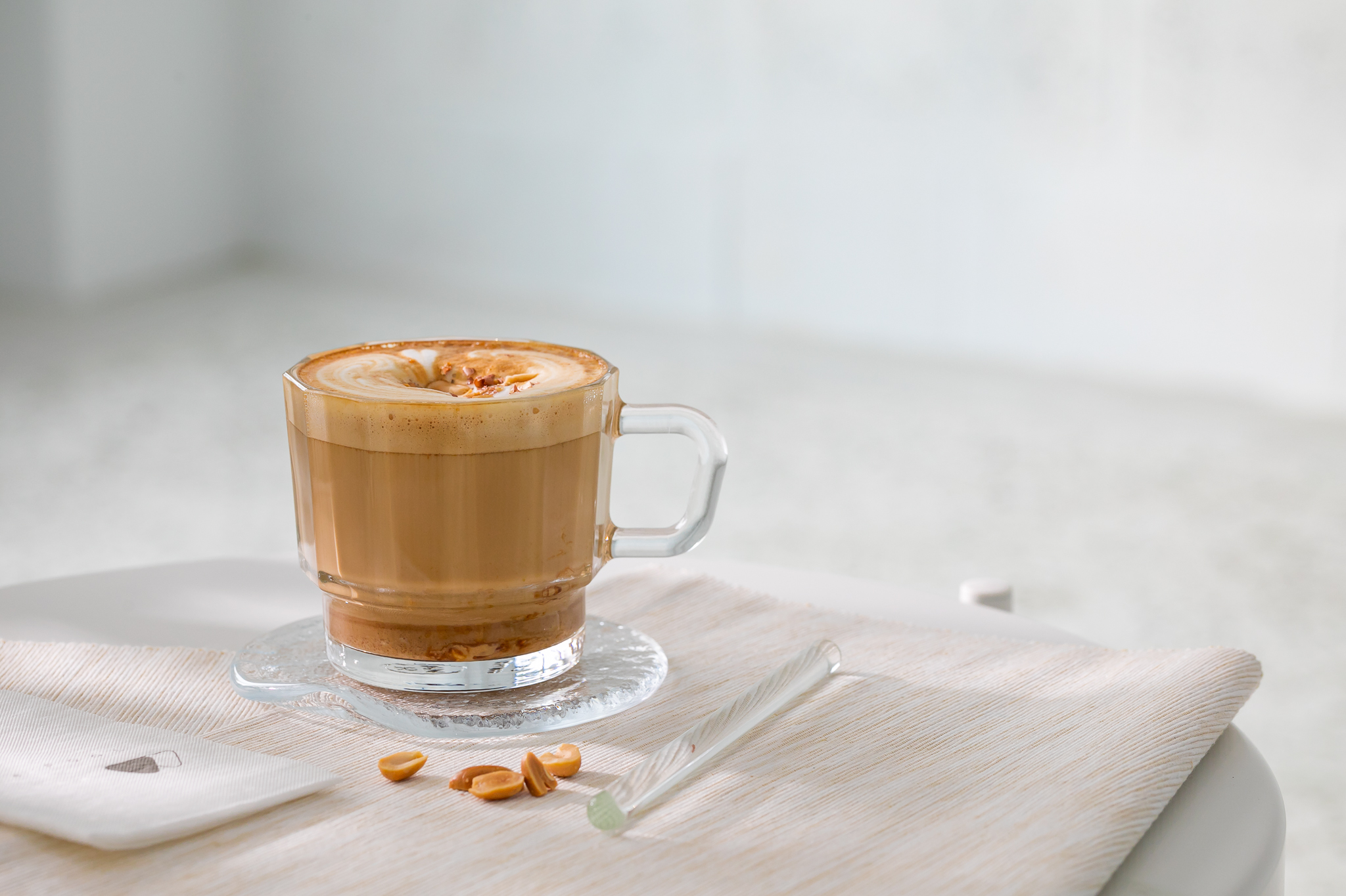 新竹特色咖啡廳「春室 The POOL 」!春池玻璃改造玻璃窯爐的通透藝文空間