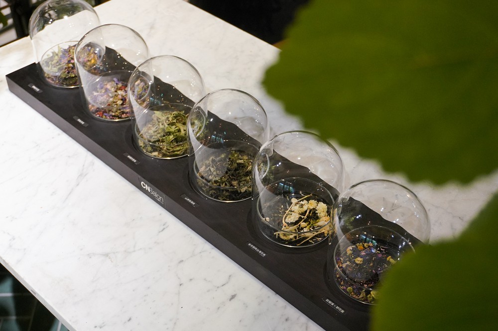 台北「CNSalon」火山口下的花茶店！結合花草茶、生活庭園選物的文藝沙龍