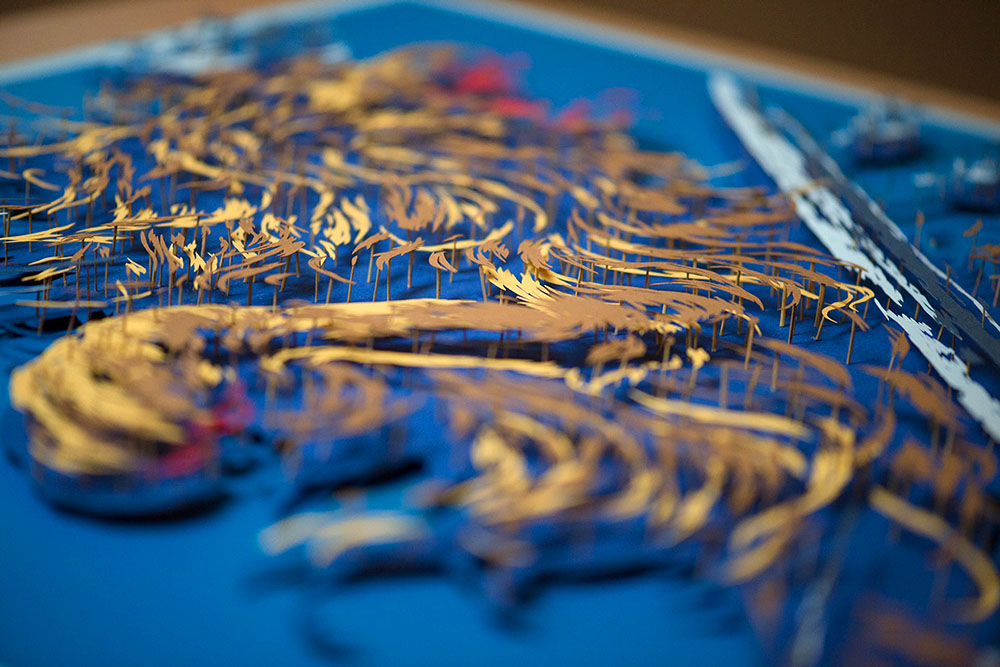 躍然紙上的紙雕作品...是真的浮在紙面上了！