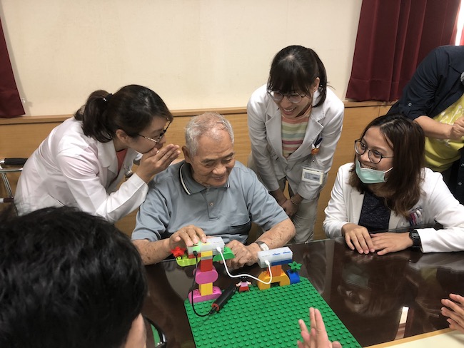 從實作中學習！讓樂高積木變成更好玩的教育玩具「 cubePia智慧科技方塊」