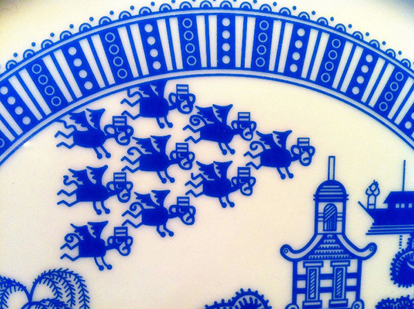 乍看無異的青花瓷，仔細看暗藏玄機