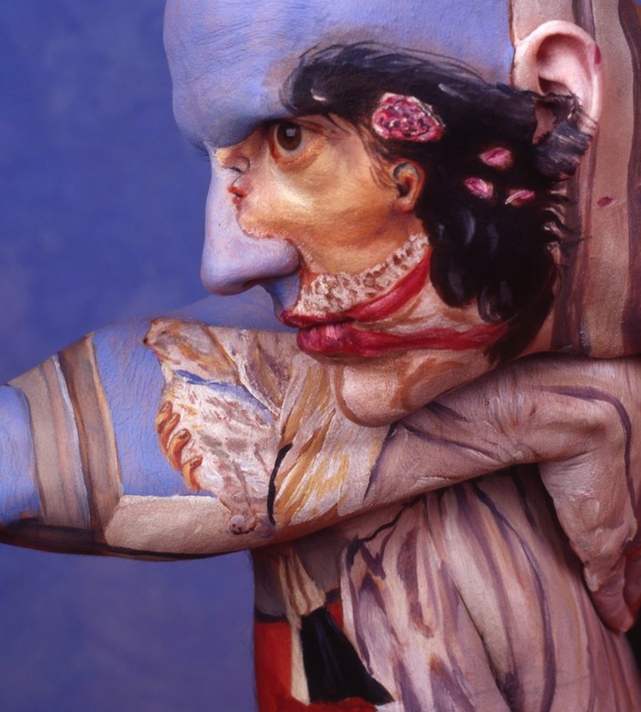 融合在背景中的仿名畫錯視人體彩繪