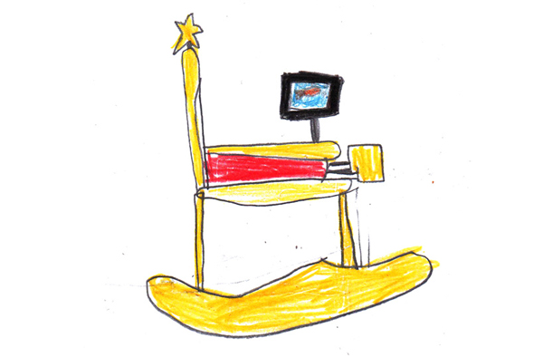 把小朋友認真設計的塗鴉家具實體化