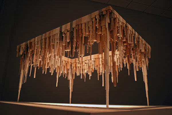 要爆了～James McNabb的木雕建築星球