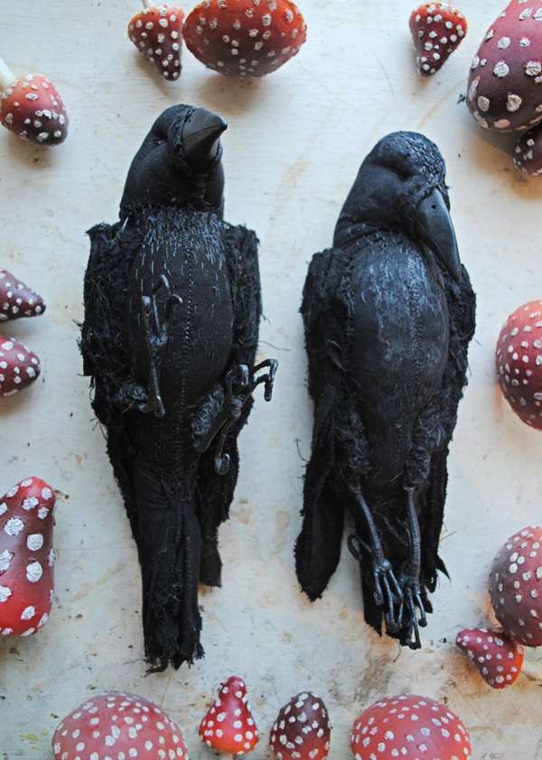 舊布料構築奇幻世界！英國藝術家Mister Finch的夢幻織品布雕創作