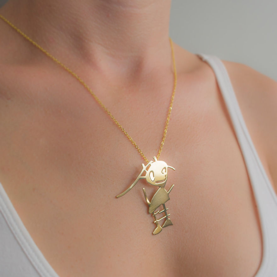 一去不復返的童年塗鴉，轉化為金屬墜子永恆紀念！