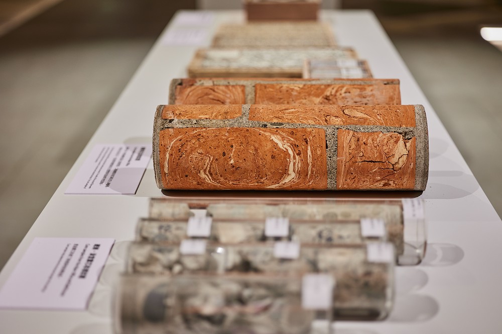 台北國家鐵道博館常設展《氤氳時代》！建築模型、藝術作品重現老古蹟澡堂日常