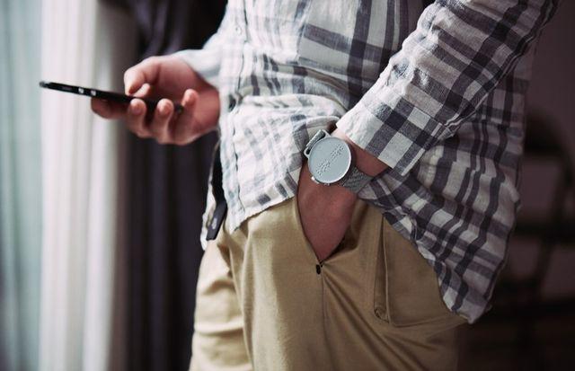動態點字智慧型手錶 Dot Watch，全世界共感時間流逝的美