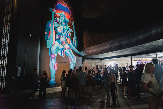 廢棄戲院不用拆，時代感結合街頭塗鴉藝術大重生