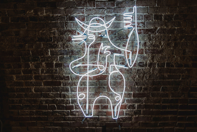 廢棄戲院不用拆，時代感結合街頭塗鴉藝術大重生