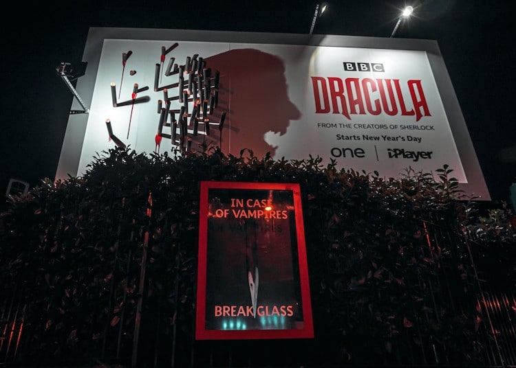 夜幕降臨，吸血鬼德古拉的影子就現身！BBC 與 Netflix 合作影集《德古拉》廣告看板創意利用光影扣主題