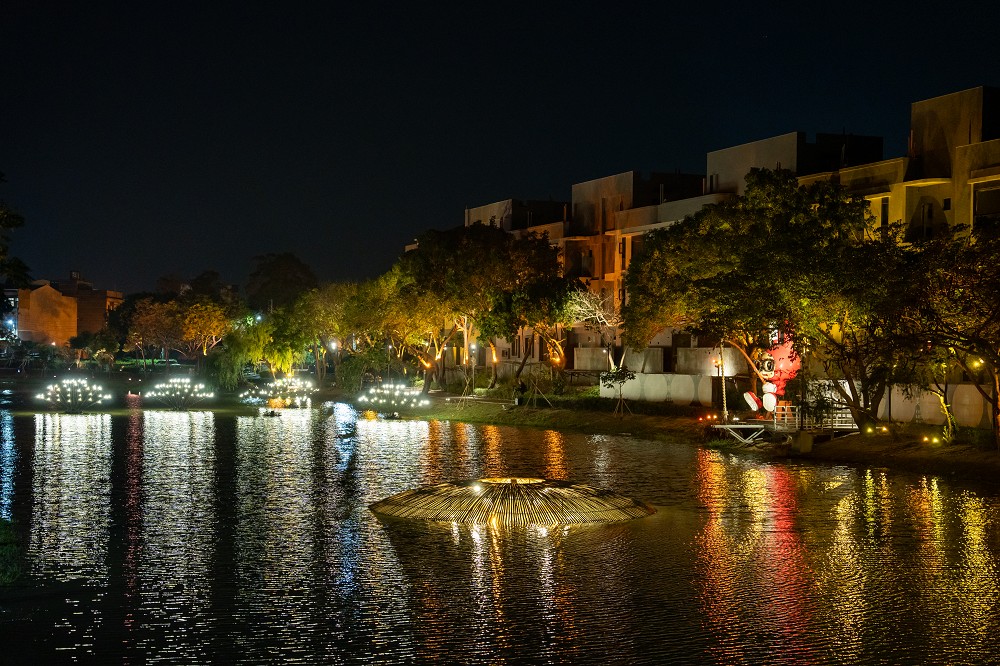 台南「2024月津港燈節」作品亮點!水上球型裝置、奇幻鑰匙孔等23組藝術光影創作