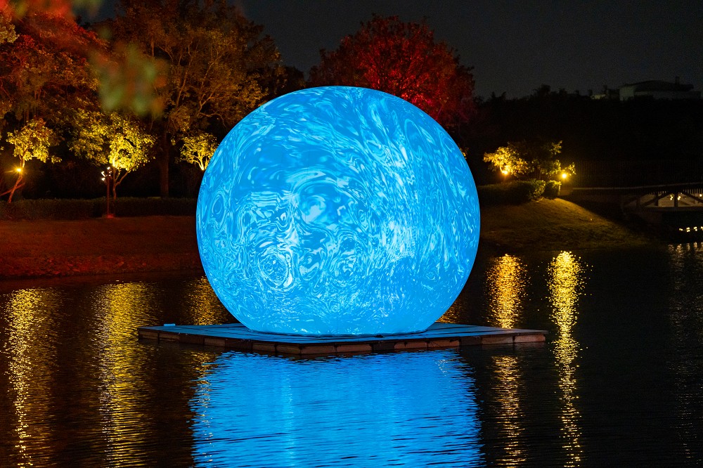 台南「2024月津港燈節」作品亮點!水上球型裝置、奇幻鑰匙孔等23組藝術光影創作