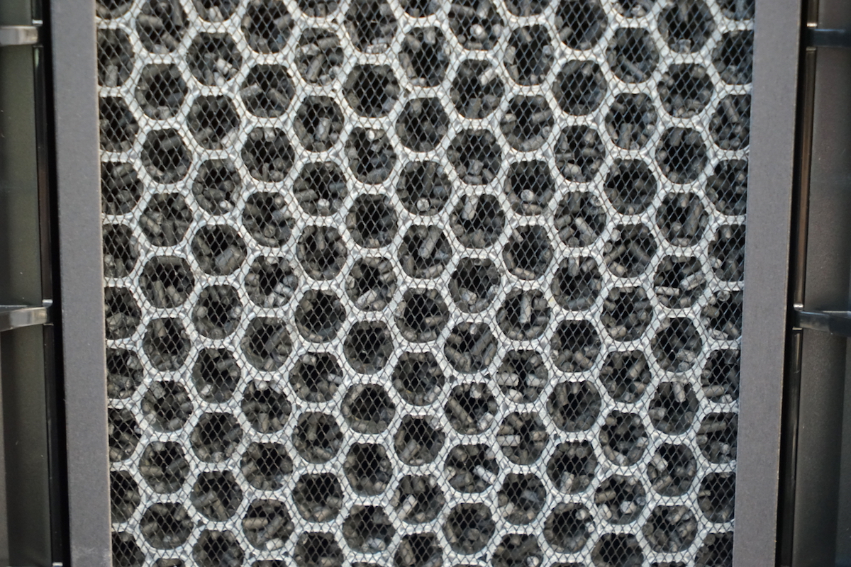 絕不妥協的雙重過濾淨化，守護全家人的呼吸健康：【德國百靈 SensorAir空氣清淨機】開箱動手玩