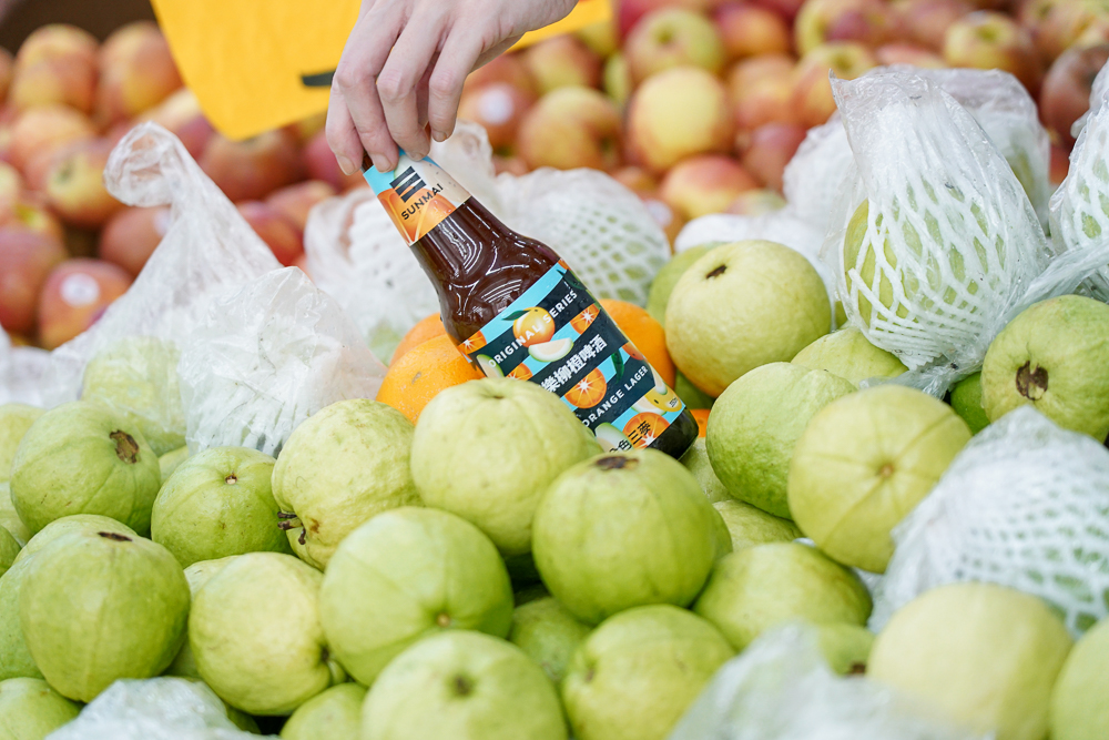 吃冰配啤酒清涼加倍！SUNMAI 金色三麥「芒果鳳梨啤酒」搭配剉冰成夏日消暑「涼」方