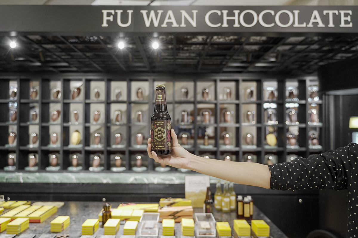 冬季頂級的微醺可可風味！SUNMAI 金色三麥 X 福灣巧克力聯名「台灣 1 號巧克力啤酒」，夢幻限量開賣