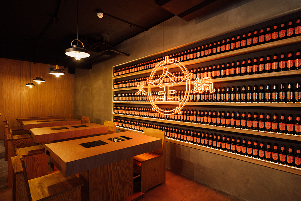 全聯的快閃火鍋店「全火鍋」開張！經典梗「請支援收銀」周邊大玩幽默文創設計，1 月下旬正式落幕