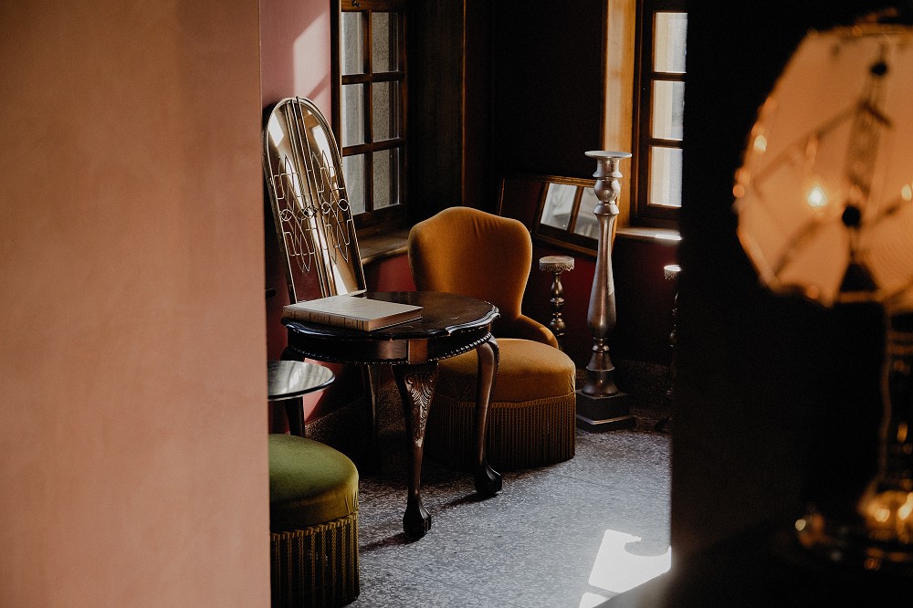 萬華「青雲閣」頹圮老建築華麗新生！昔日遊廓區藝樓成展覽、攝影、沙龍空間