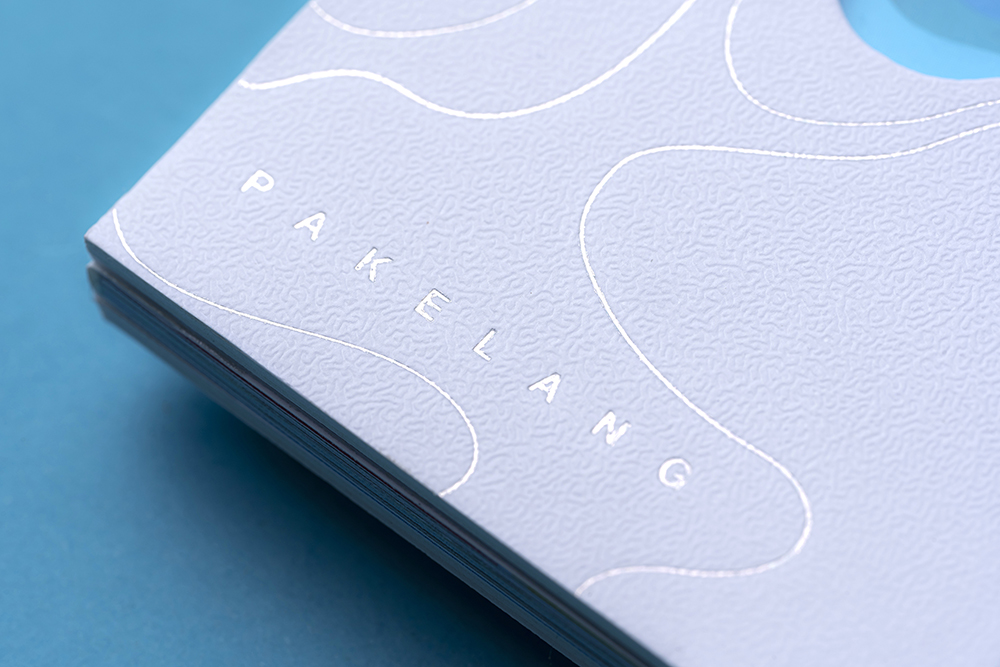 2022葛萊美最佳唱片包裝設計!然點設計「八歌浪」以紙張堆疊台灣山海人