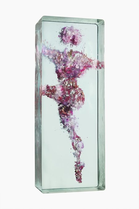 把最優美的芭蕾舞姿封存到玻璃三明治裡