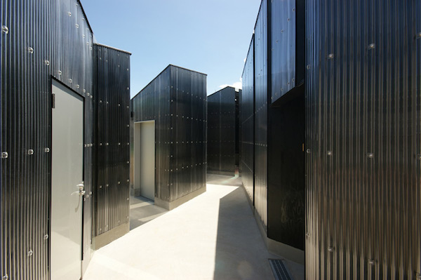 廁所中藏有日晷圖！邊解放邊長知識的日本公廁